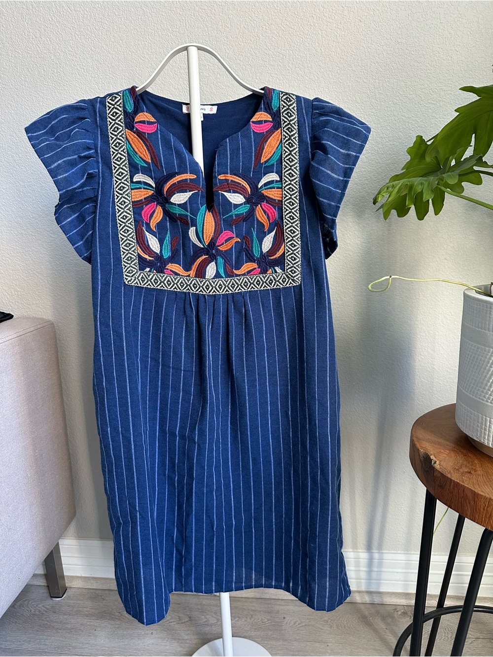 Women’s Embroidered Floral Cotton Dress w/ Pockets